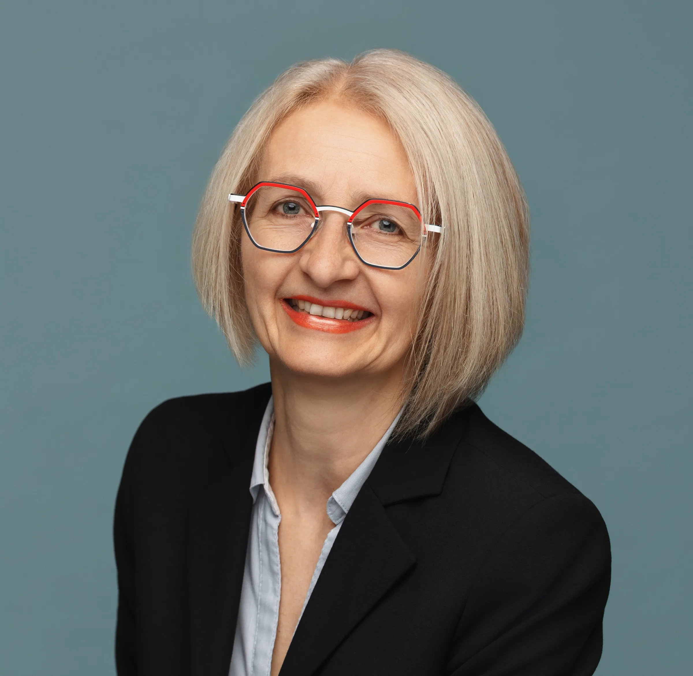 Porträt von DI Denise Flor